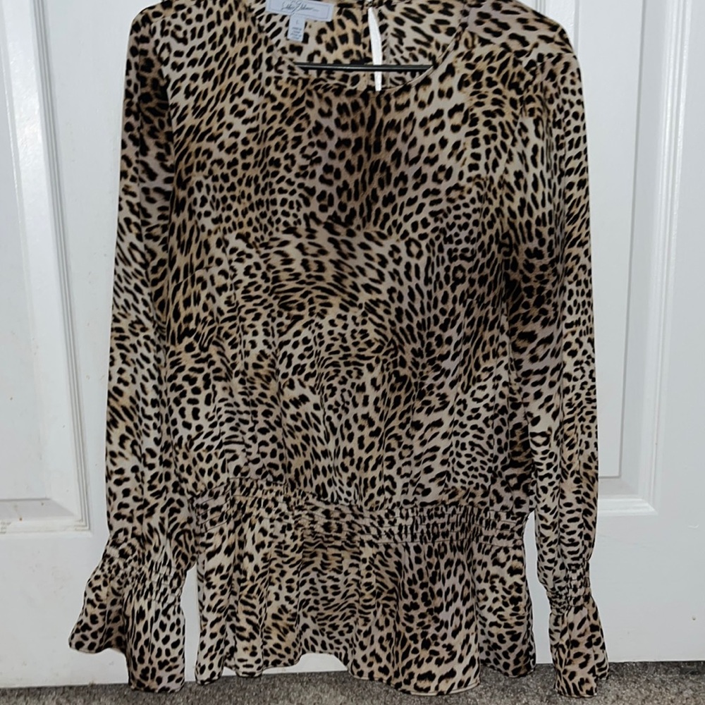 Libby Edelman Cheetah print blouse
